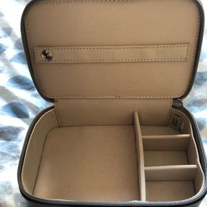 SILVER COACH JEWELRY ORGANIZER